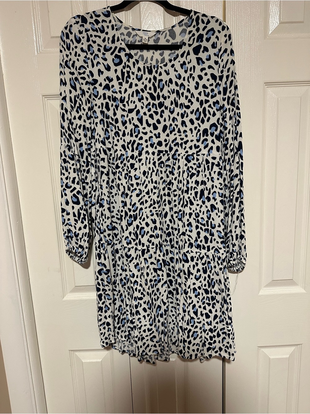 Time and Tru White and Blue Leopard Print Long Sleeve Dress